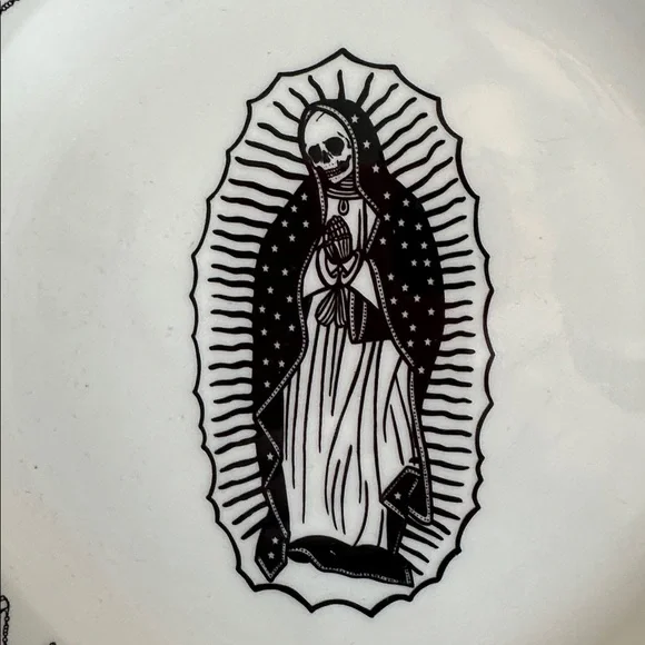 THE SANTA MUERTE SALAD/DESSERT PLATE NWOT - Picture 4 of 6
